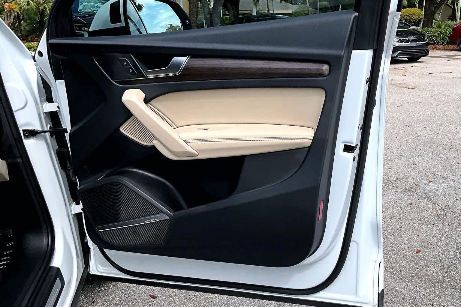 Used 2025 Glacier White Metallic Audi S line Premium Plus image 27