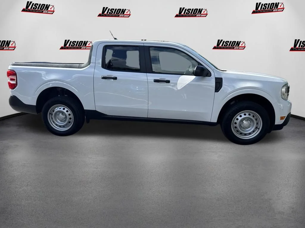 Used 2024 White Ford XL image 4