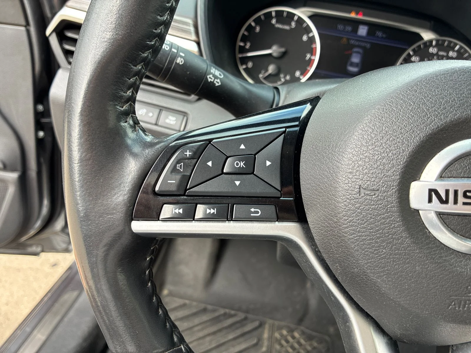 Used 2022 Gray Nissan 2.5 SL image 22