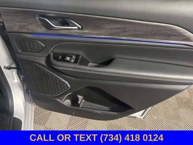 Used 2023 Silver Jeep Overland image 33