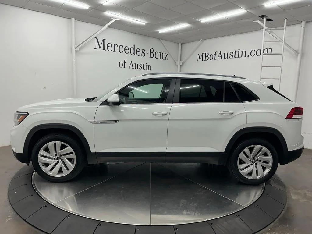 Used 2021 White Volkswagen 2.0T SE w/Technology image 2