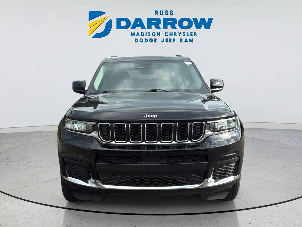Used 2022 Black Jeep Laredo image 8