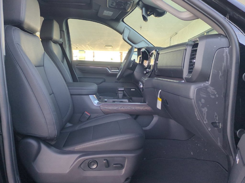 New 2026 Onyx Black GMC SLT image 33