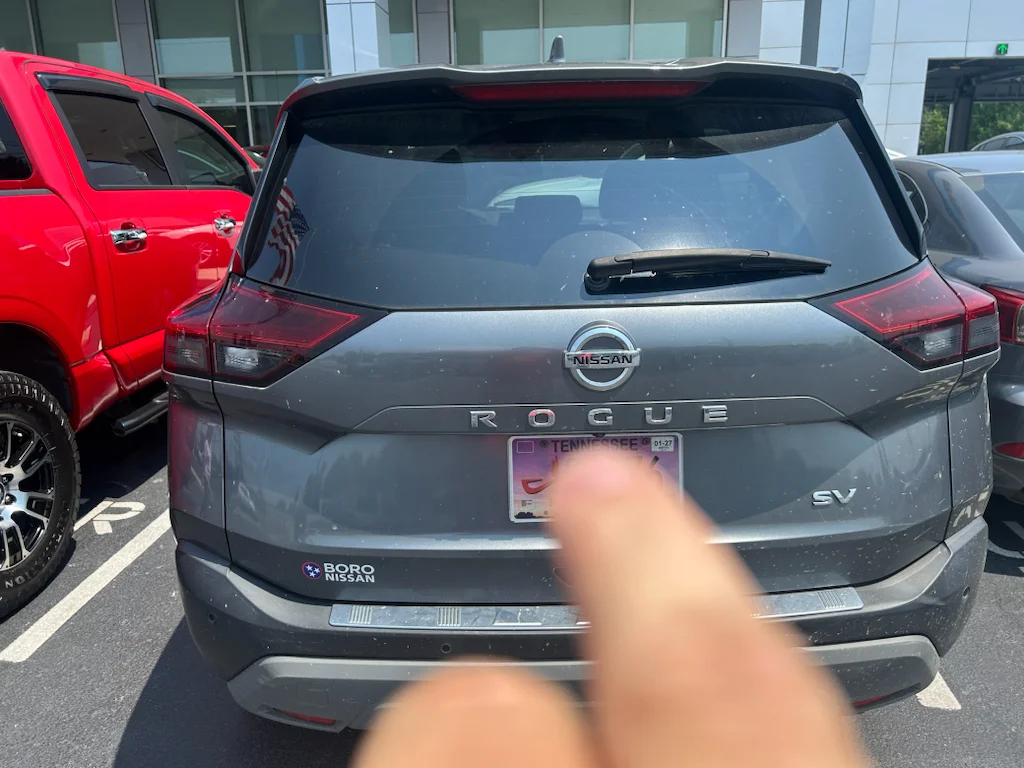 Used 2021 Gray Nissan SV FWD image 3