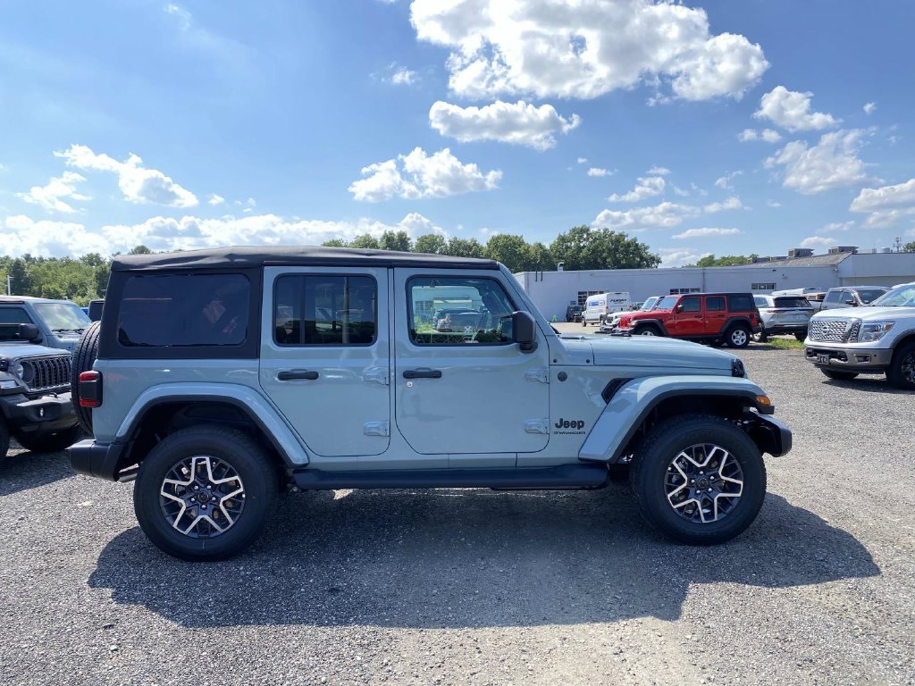 New 2026 Earl Clear-Coat Exterior Paint Jeep Sahara image 2