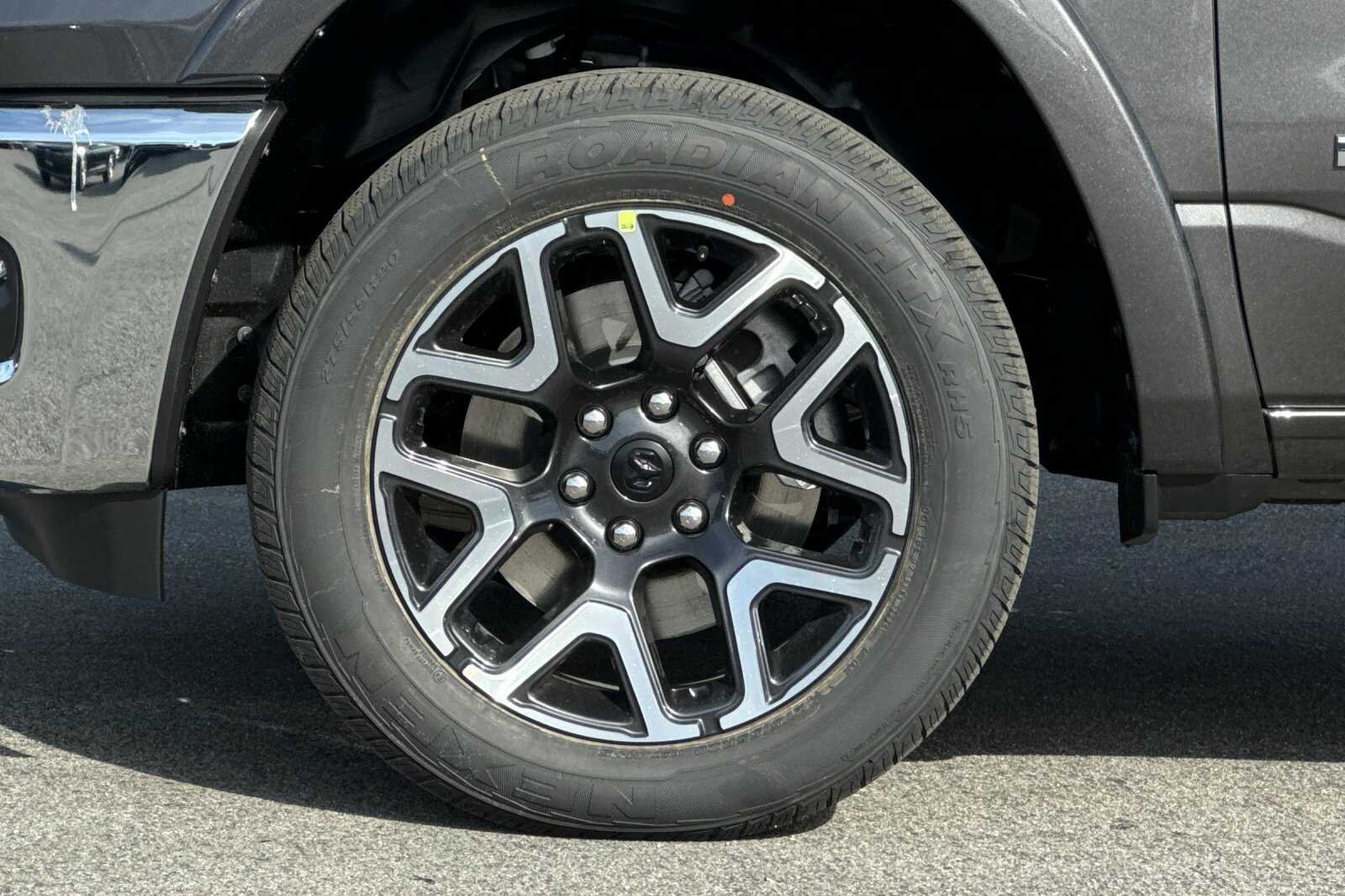 New 2026 Granite Crystal Metallic Clear-Coat Exterior Paint RAM LARAMIE image 25