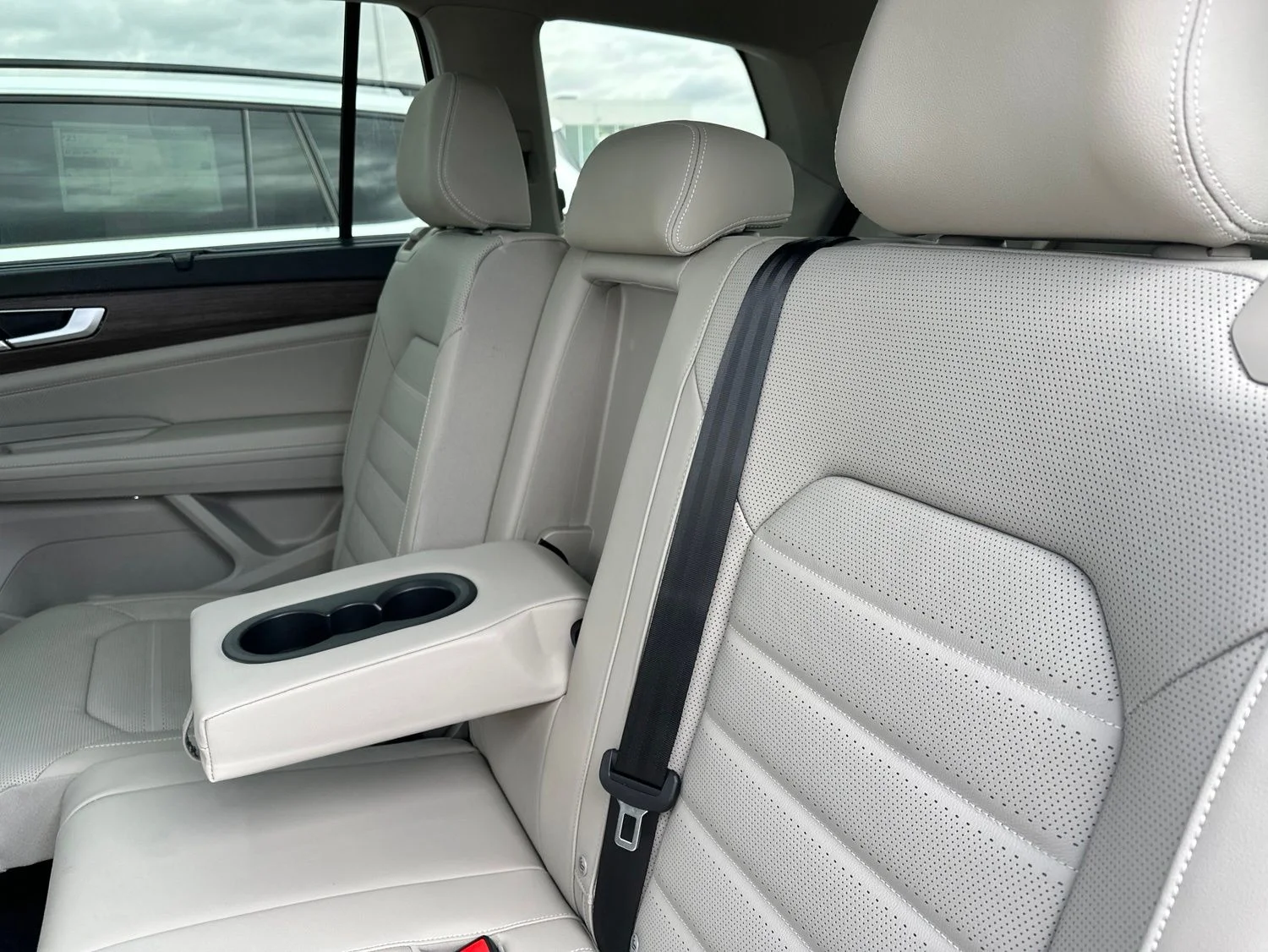 New 2026 White/off-white Volkswagen 2.0T SEL image 22