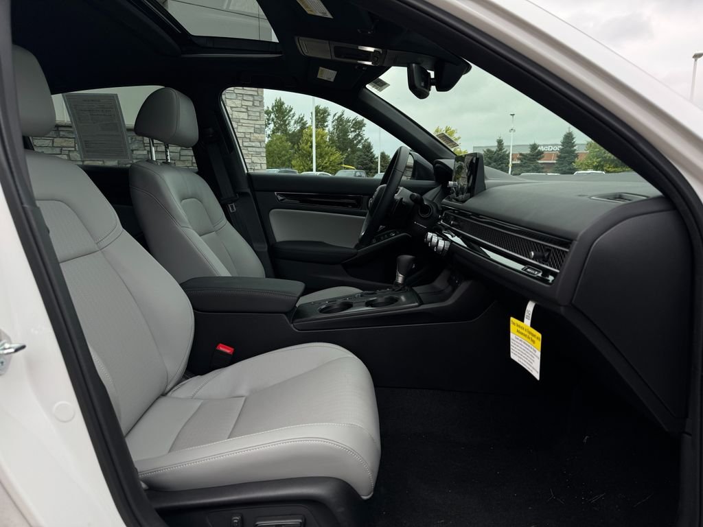 2026 Honda Civic Hatchback Sport Touring - Photo 23