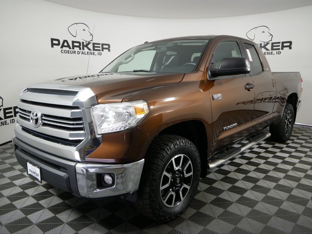 2017 Toyota Tundra Double Cab SR5 w/ TRD Off-Road Pkg