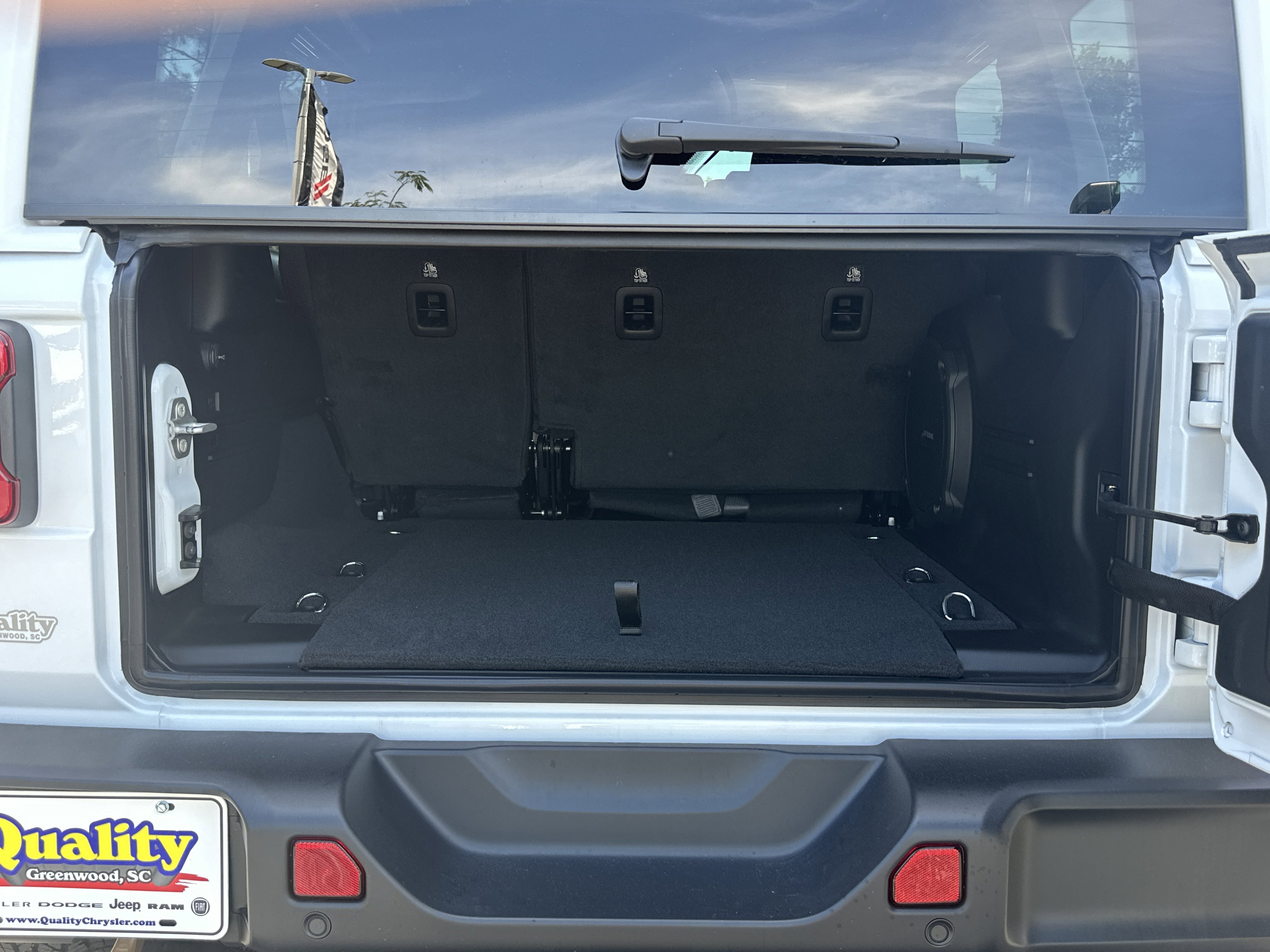 New 2026 Bright White Clear-Coat Exterior Paint Jeep 85th Anniversary image 19