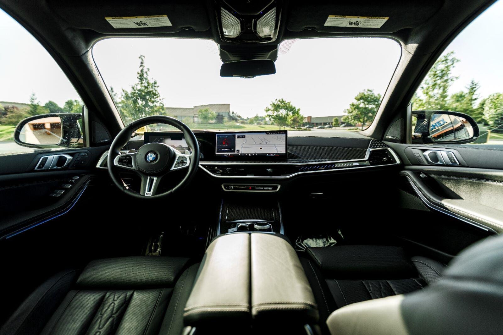 Used 2025 Skyscraper Grey Metallic BMW M60i image 26