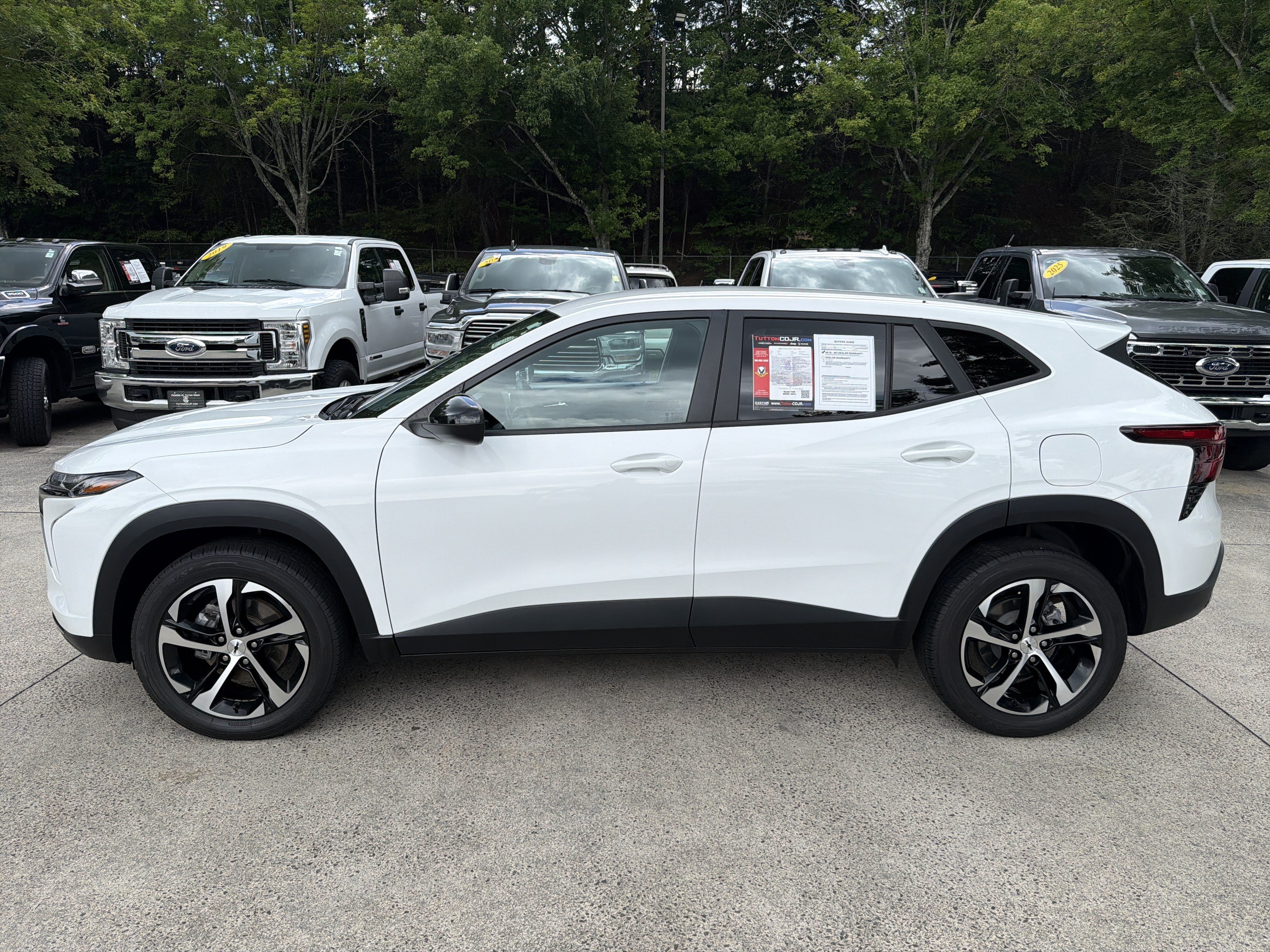 Used 2024 Summit White Chevrolet 1RS image 4