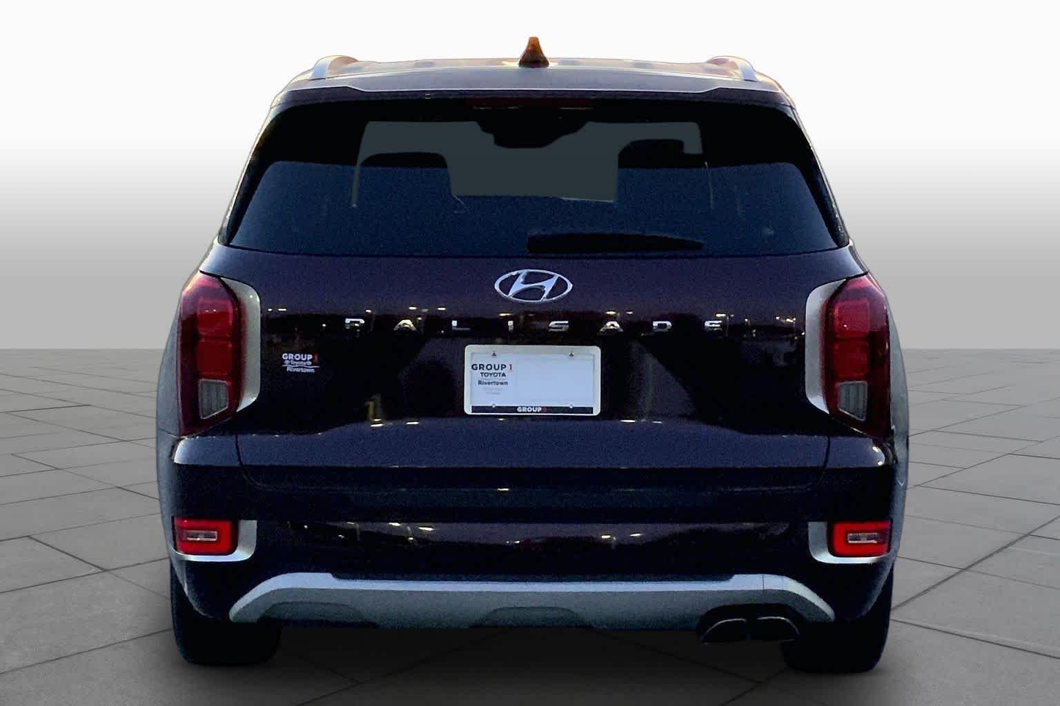 Used 2021 Sierra Burgundy Hyundai Limited image 5