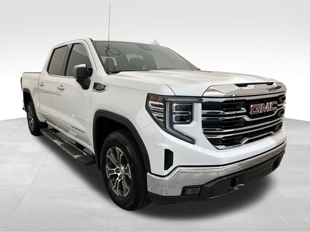 Used 2025 White GMC SLT image 9