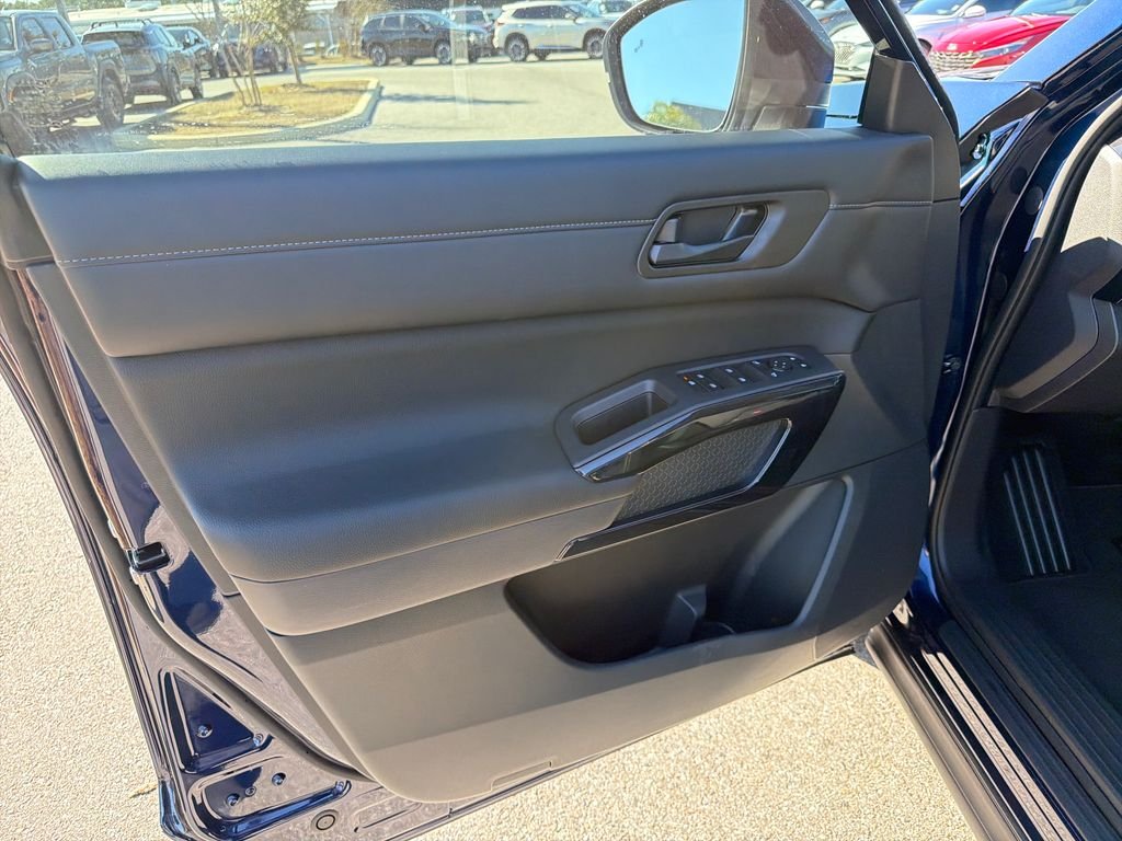 New 2026 Nissan Pathfinder SV 4D Sport Utility