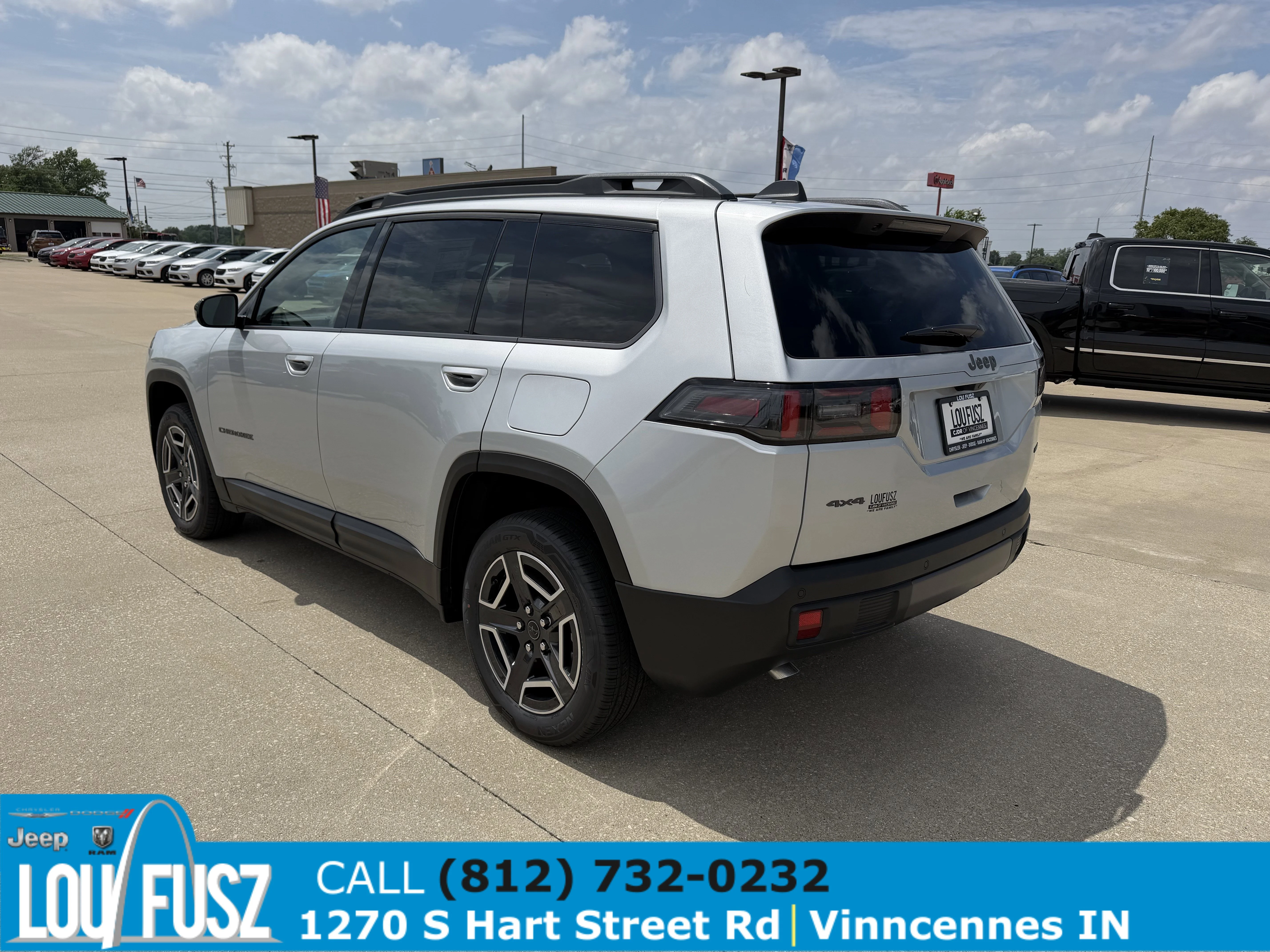 New 2026 Silver Zynith Clear-Coat Exterior Paint Jeep Laredo image 5