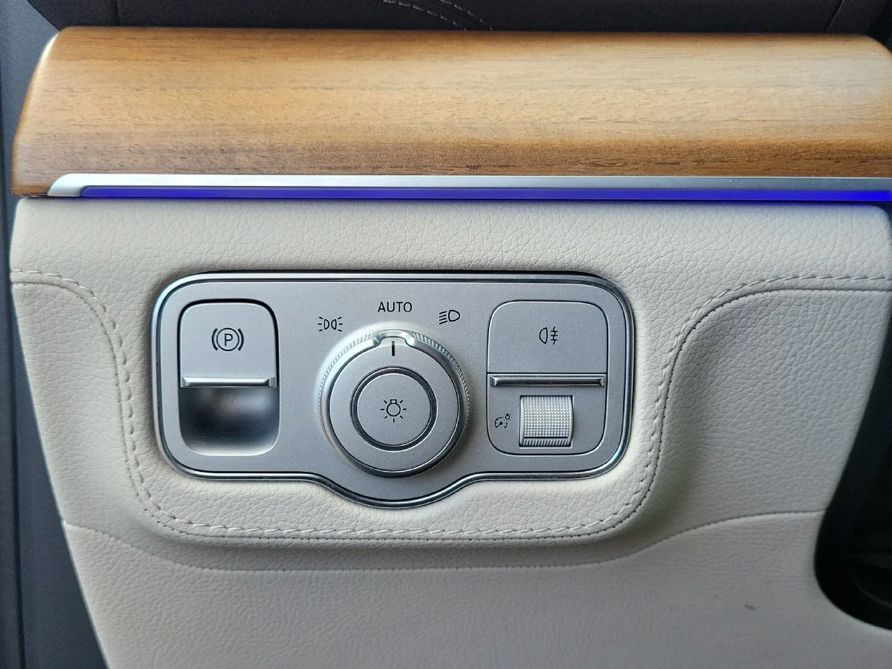 Certified Used 2024 Blue Mercedes-Benz GLE 53 AMG® image 27