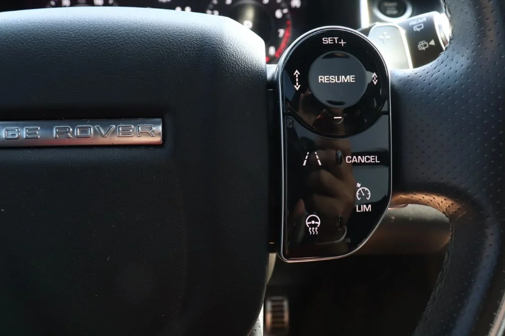 Used 2021 Santorini Black Land Rover HSE Dynamic image 25