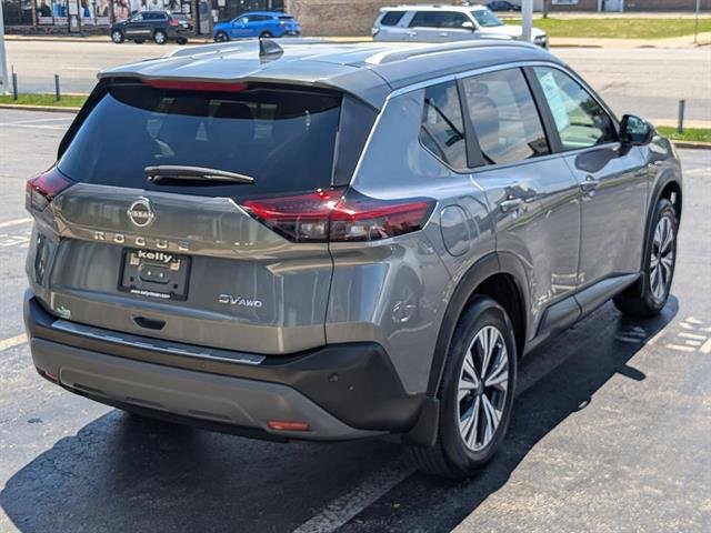 Used 2023 Gun Metallic Nissan SV image 5