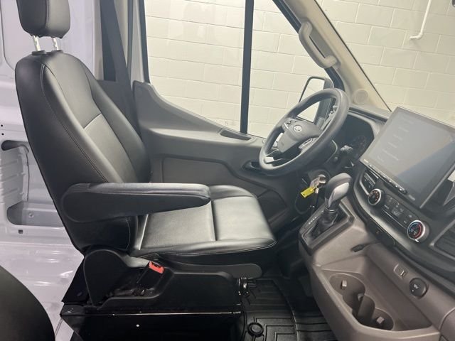 Used 2024 White Ford Base image 19