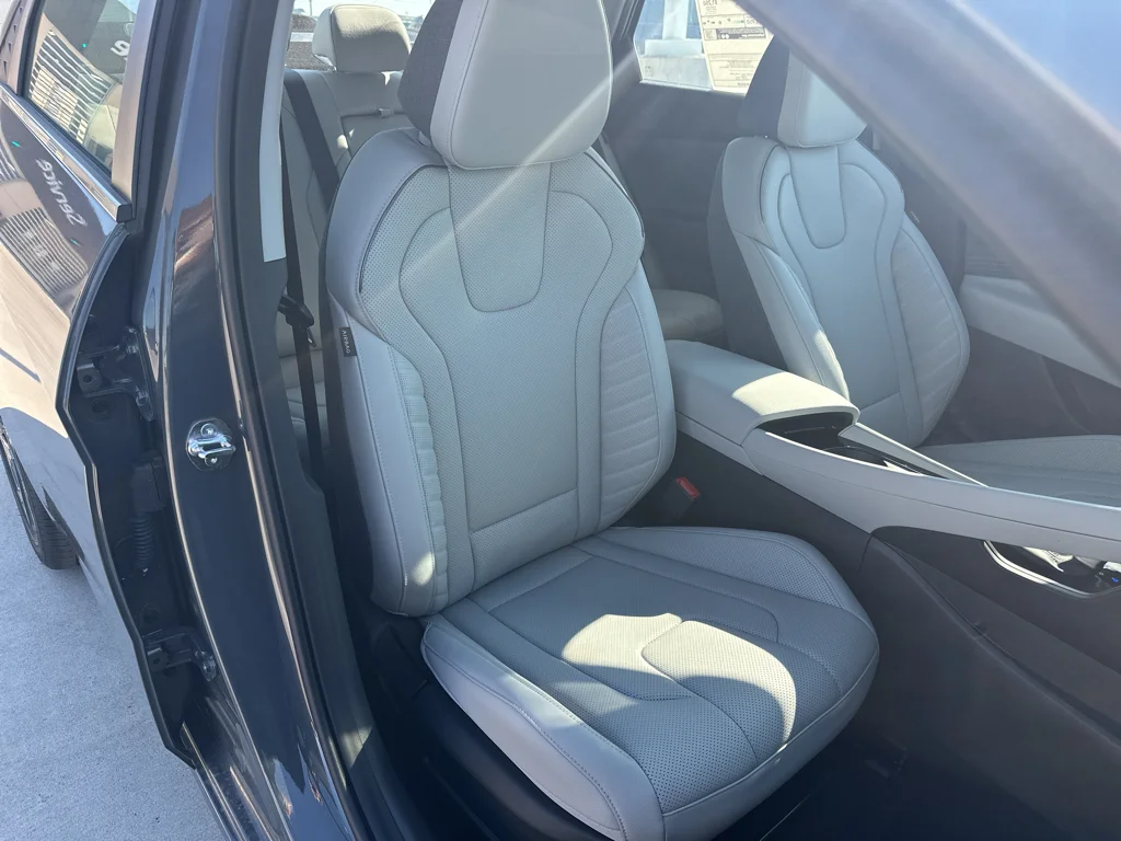 New 2026 Ecotronic Gray Hyundai Limited image 32