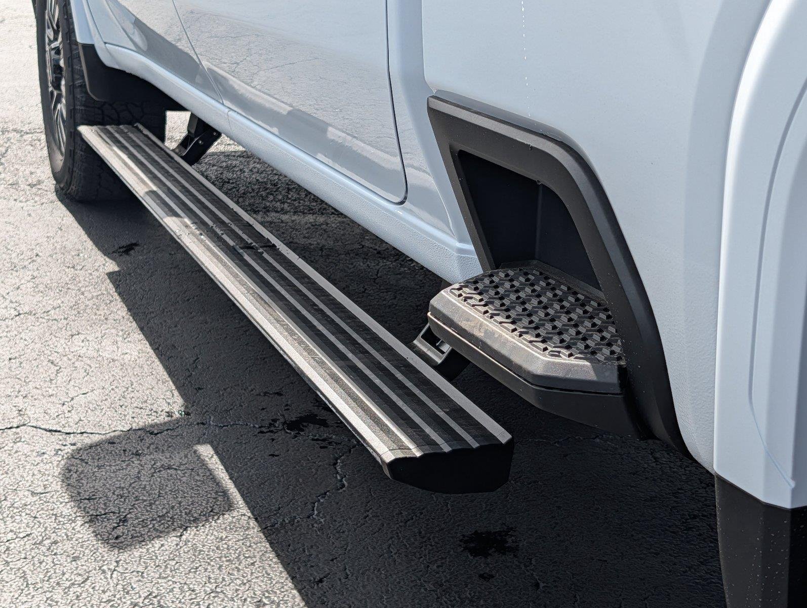 New 2026 Glacier White Tricoat GMC Denali Ultimate image 36