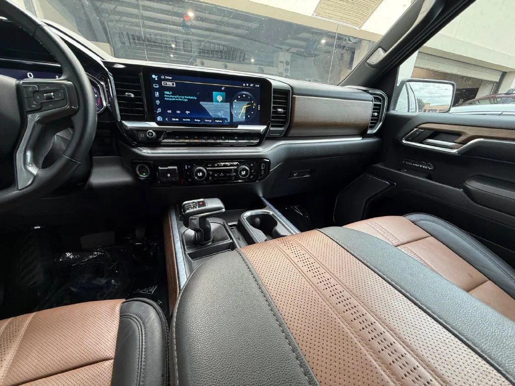 Used 2024 Gray Chevrolet High Country image 15