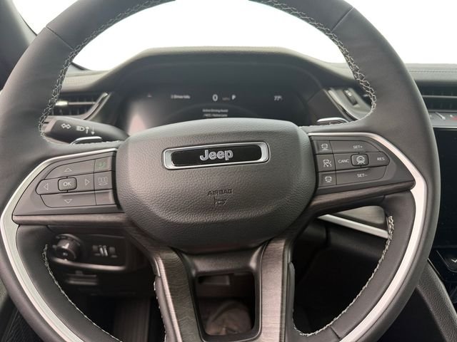 New 2026 Bright White Clear-Coat Exterior Paint Jeep Limited image 15