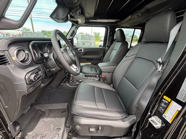 New 2026 Black Clear-Coat Exterior Paint Jeep Sahara image 11