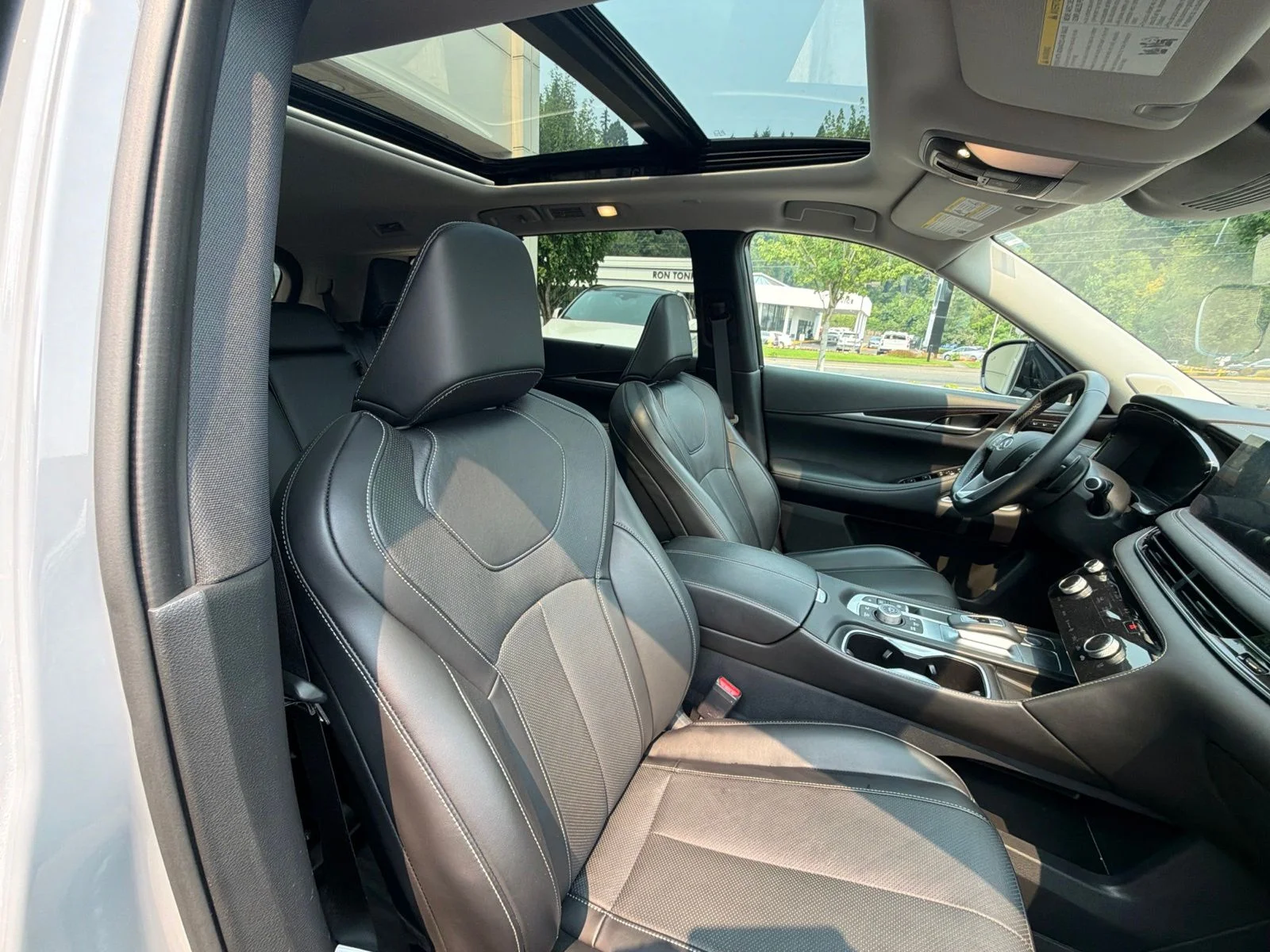 Certified Used 2025 Harbor Gray INFINITI Sensory image 5