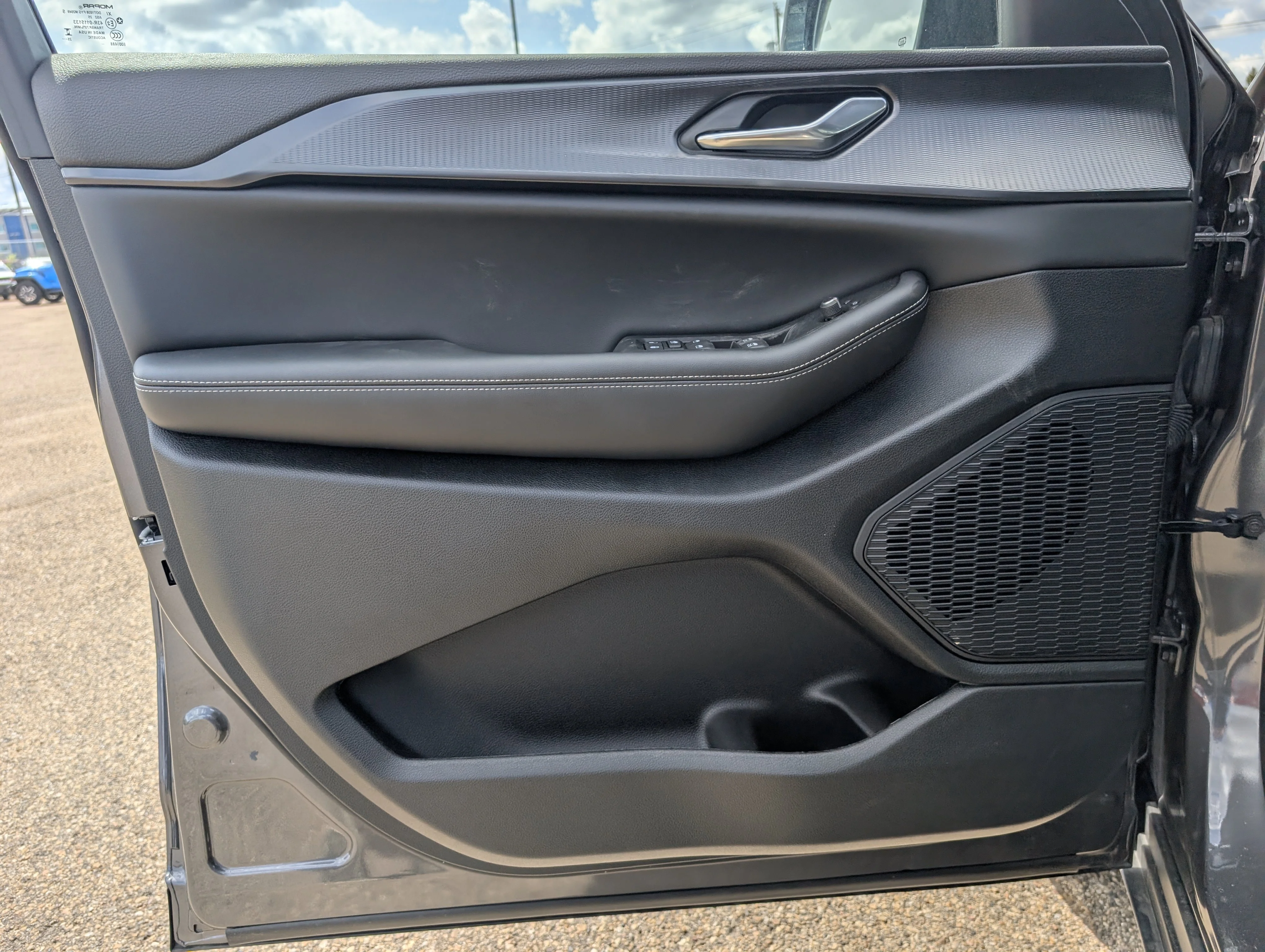 New 2025 Baltic Grey Metallic Jeep Altitude image 17