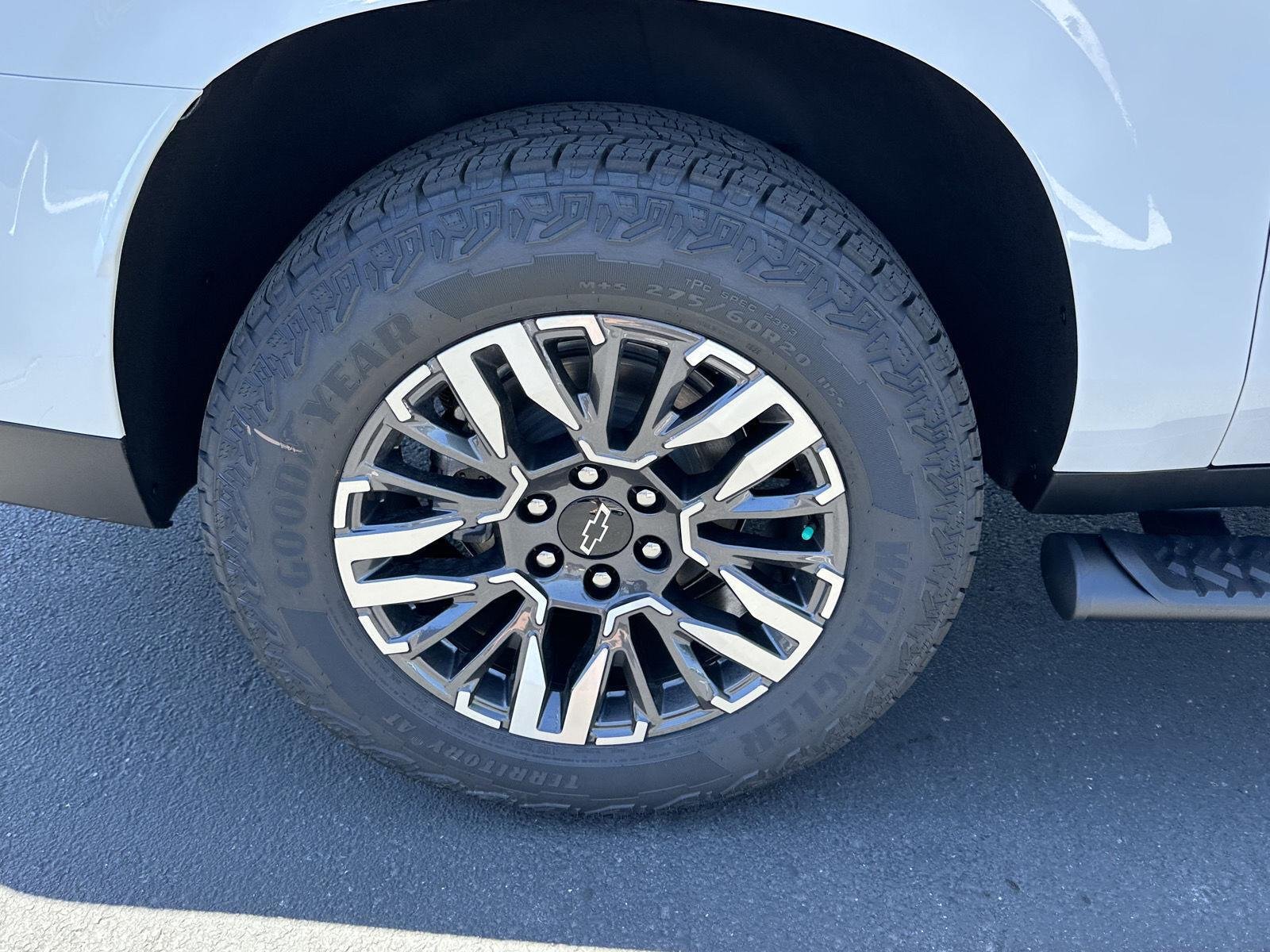 2026 Chevrolet Suburban Z71 - Photo 18