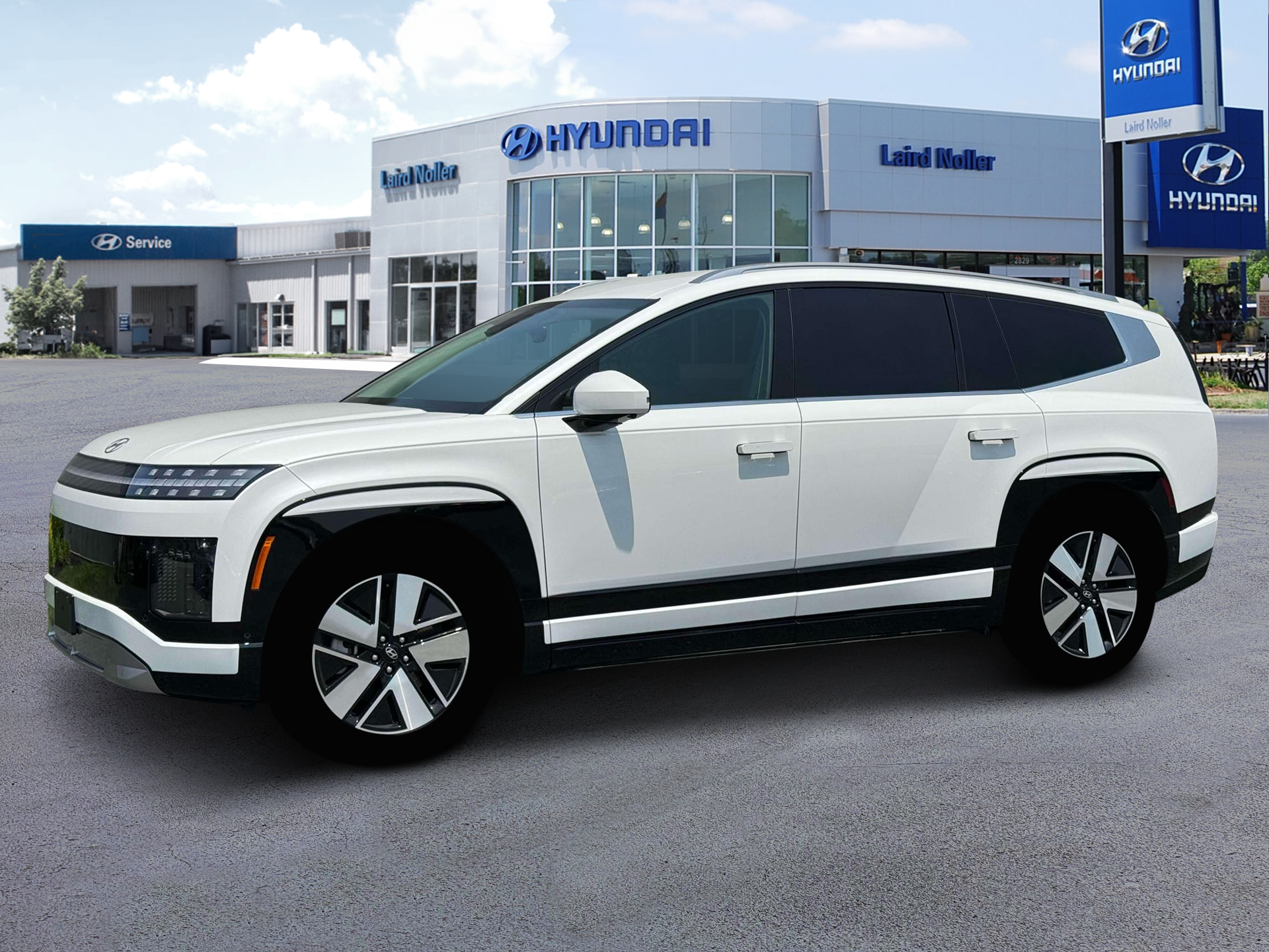 View vehicle photo 2