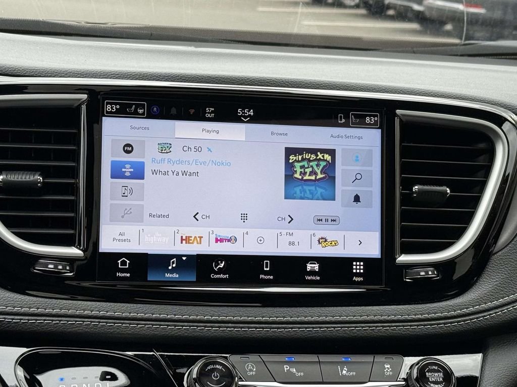 2026 Chrysler Pacifica Select