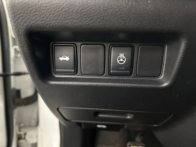 Used 2023  Nissan 3.5 SL image 11