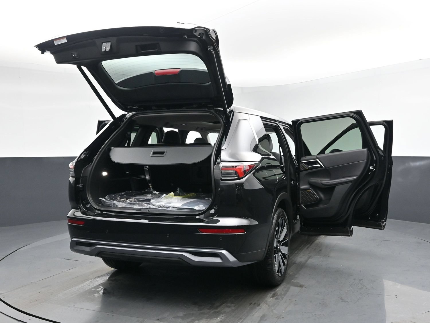 New 2026 Black Mitsubishi SE 1.5T 2WD image 29