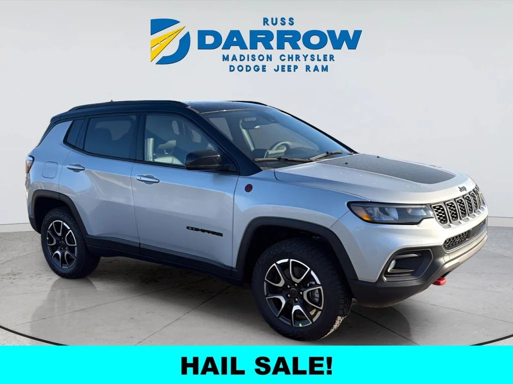 New 2026 Silver Zynith Metallic Clear-Coat Exterior Paint Jeep Trailhawk image 7