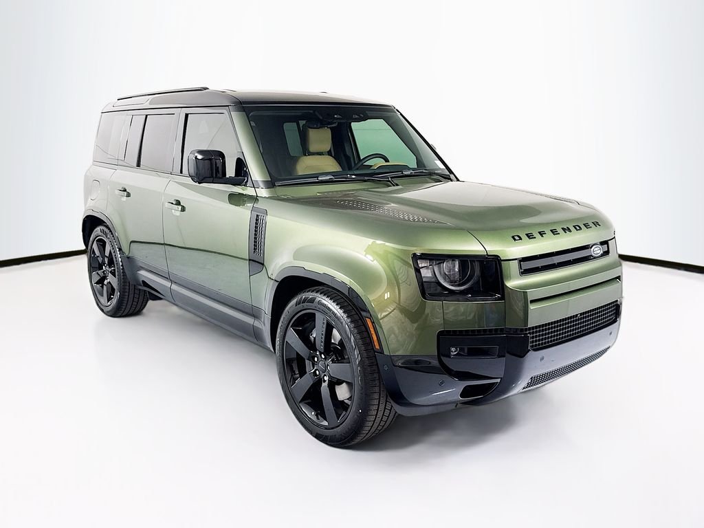 New 2026 Woolstone Green Land Rover X-Dynamic SE image 3