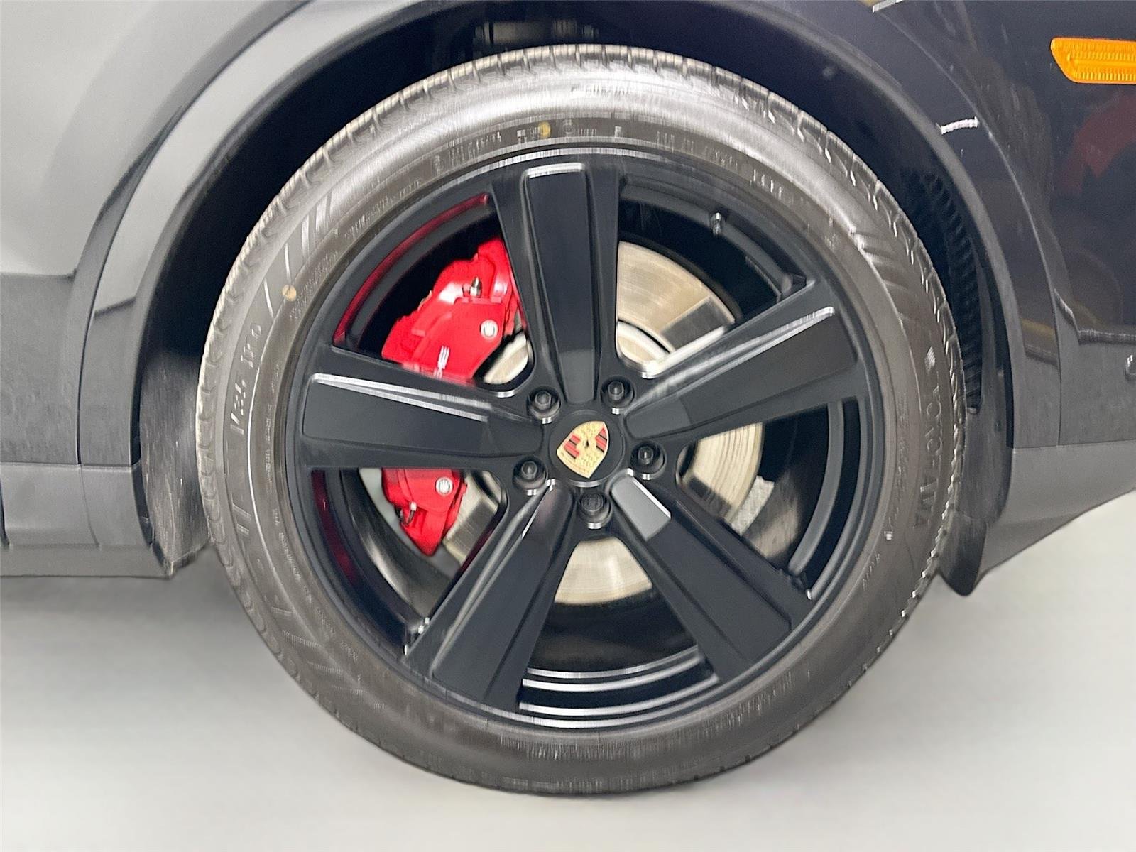 Certified Used 2025 Chromite Black Metallic Porsche S E-Hybrid Coupé image 14