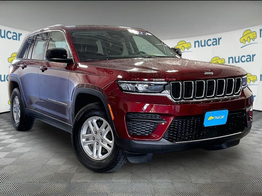 Used 2023 Red Jeep Laredo image 1