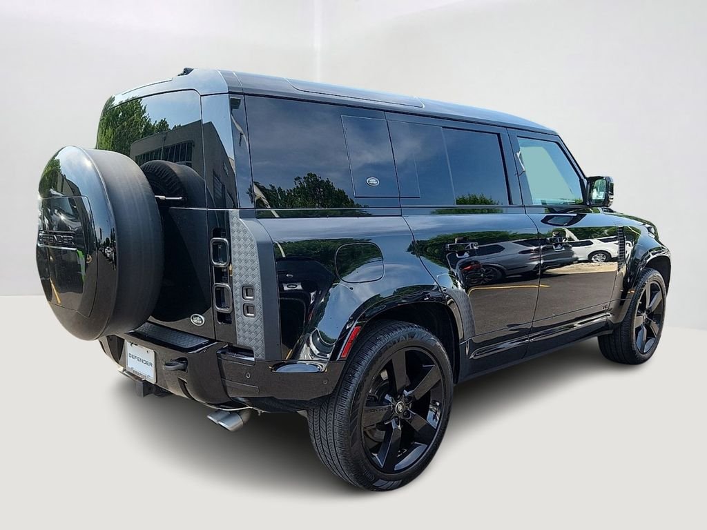 Certified Used 2023 Santorini Black Metallic Land Rover V8 image 4
