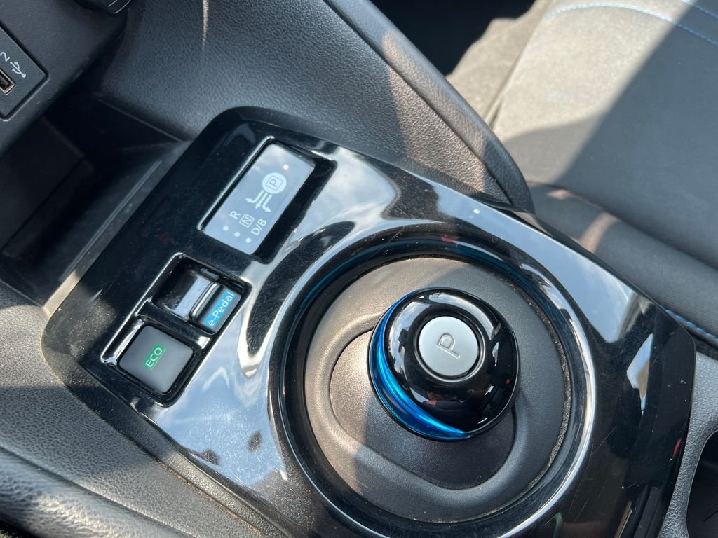 Used 2020 Blue Nissan SV Plus image 27