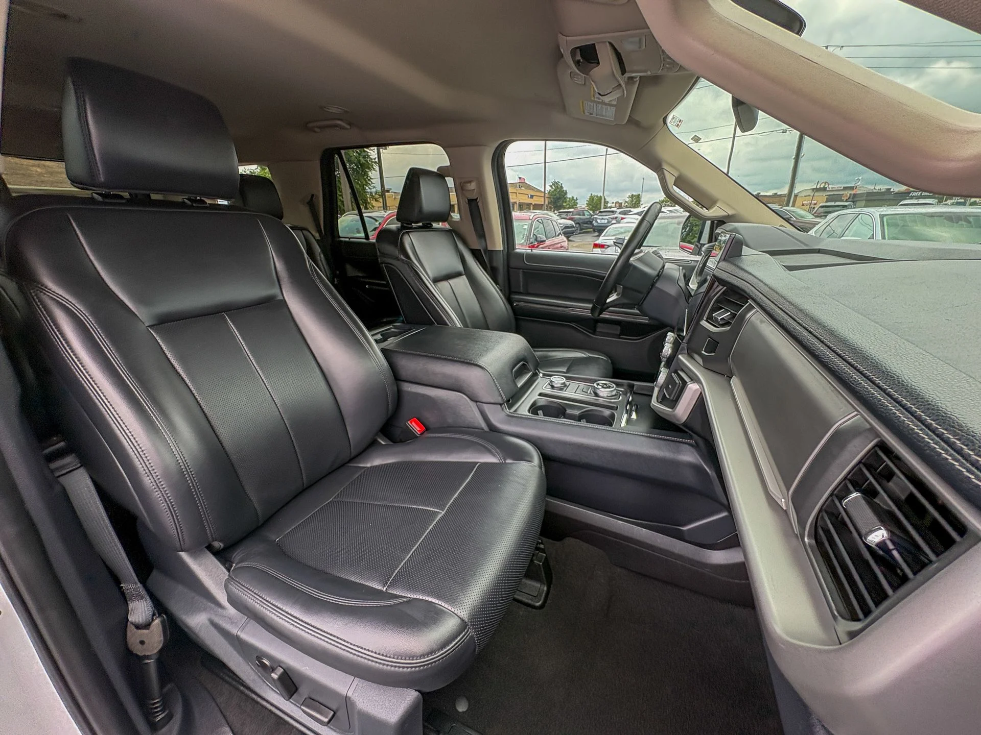 Used 2024 White Ford XLT image 25