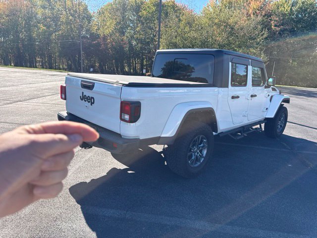 Used 2022 White Jeep Sport image 4