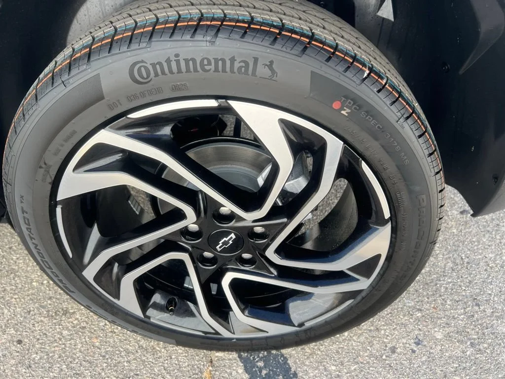 New 2026 Iridescent Pearl Tricoat Chevrolet RS image 31