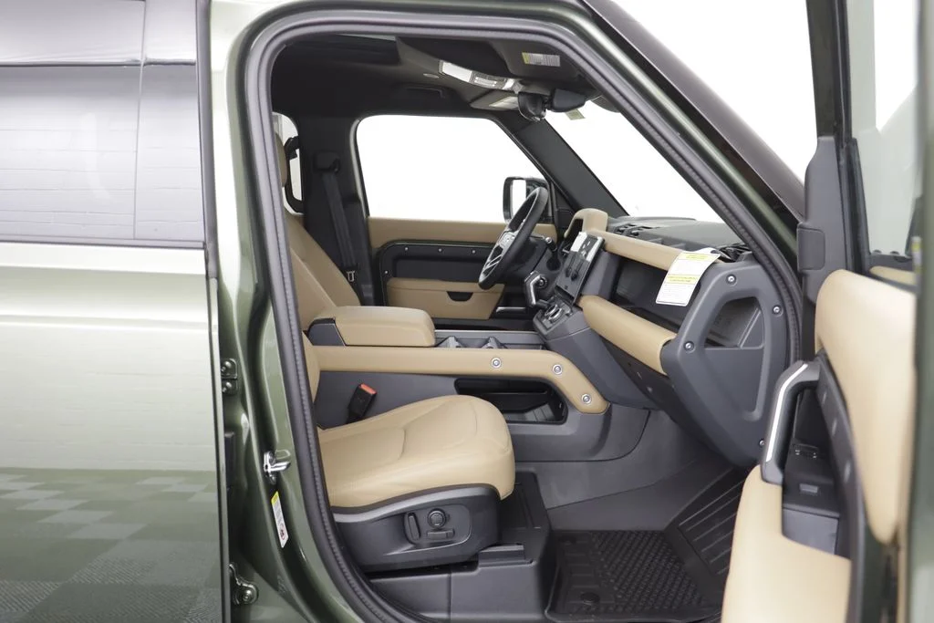 New 2026 Green Land Rover X-Dynamic SE image 20