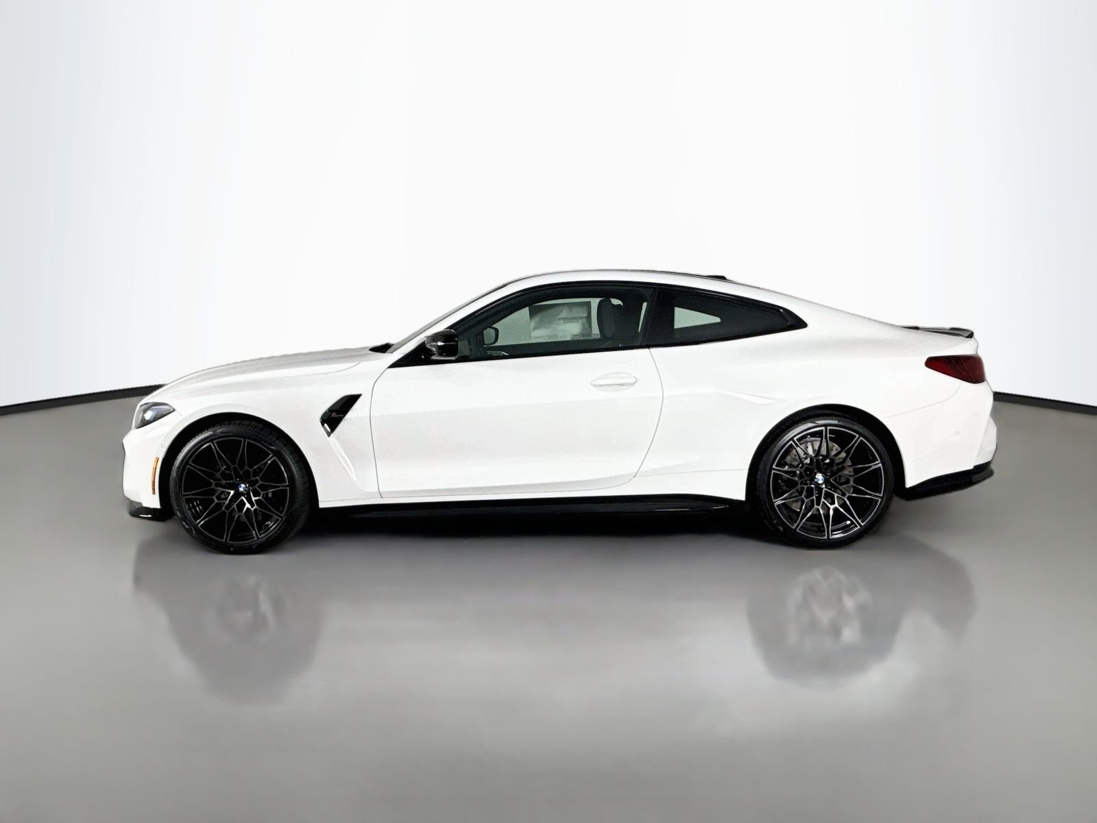 New 2026 Alpine White BMW Competition image 4