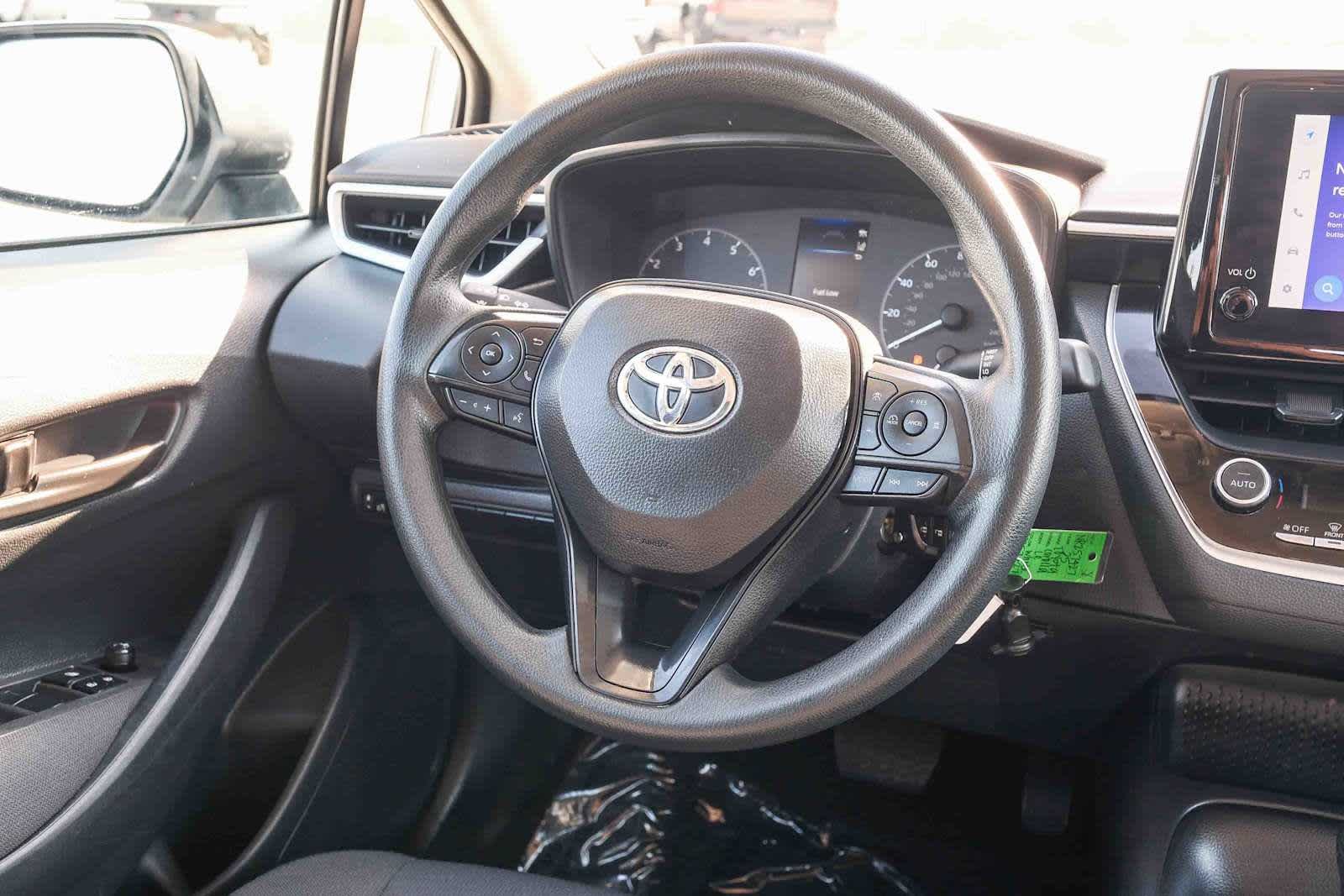 Used 2025 Ice Cap Toyota LE image 17
