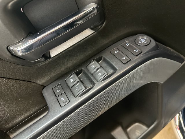 Used 2019 DEEP OCEAN BLUE METALLIC Chevrolet LT image 26