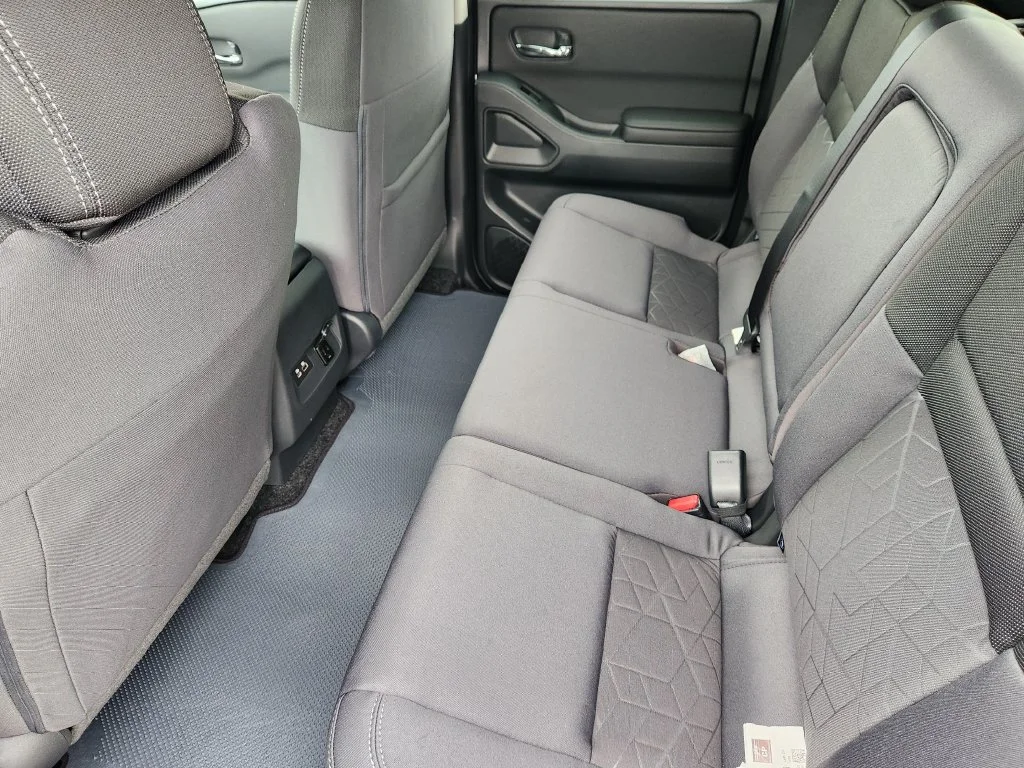 New 2027 Glacier White Nissan Crew Cab SV image 23